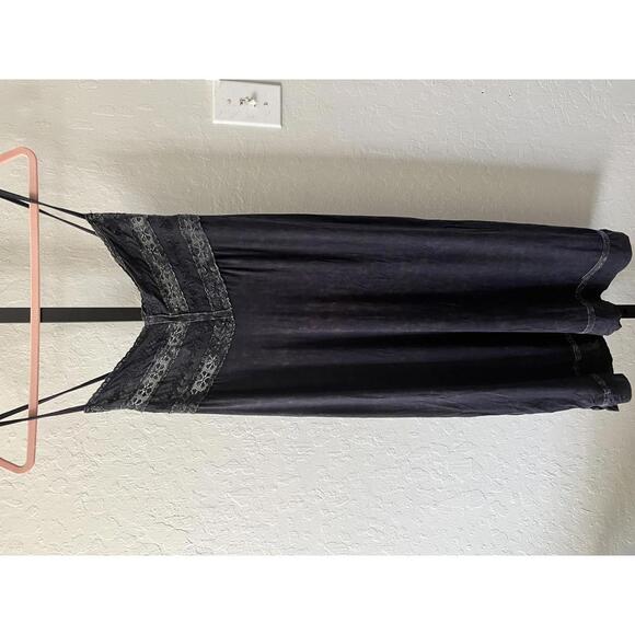 Dresses & Skirts - POL Black Lace Trim Slip Dress